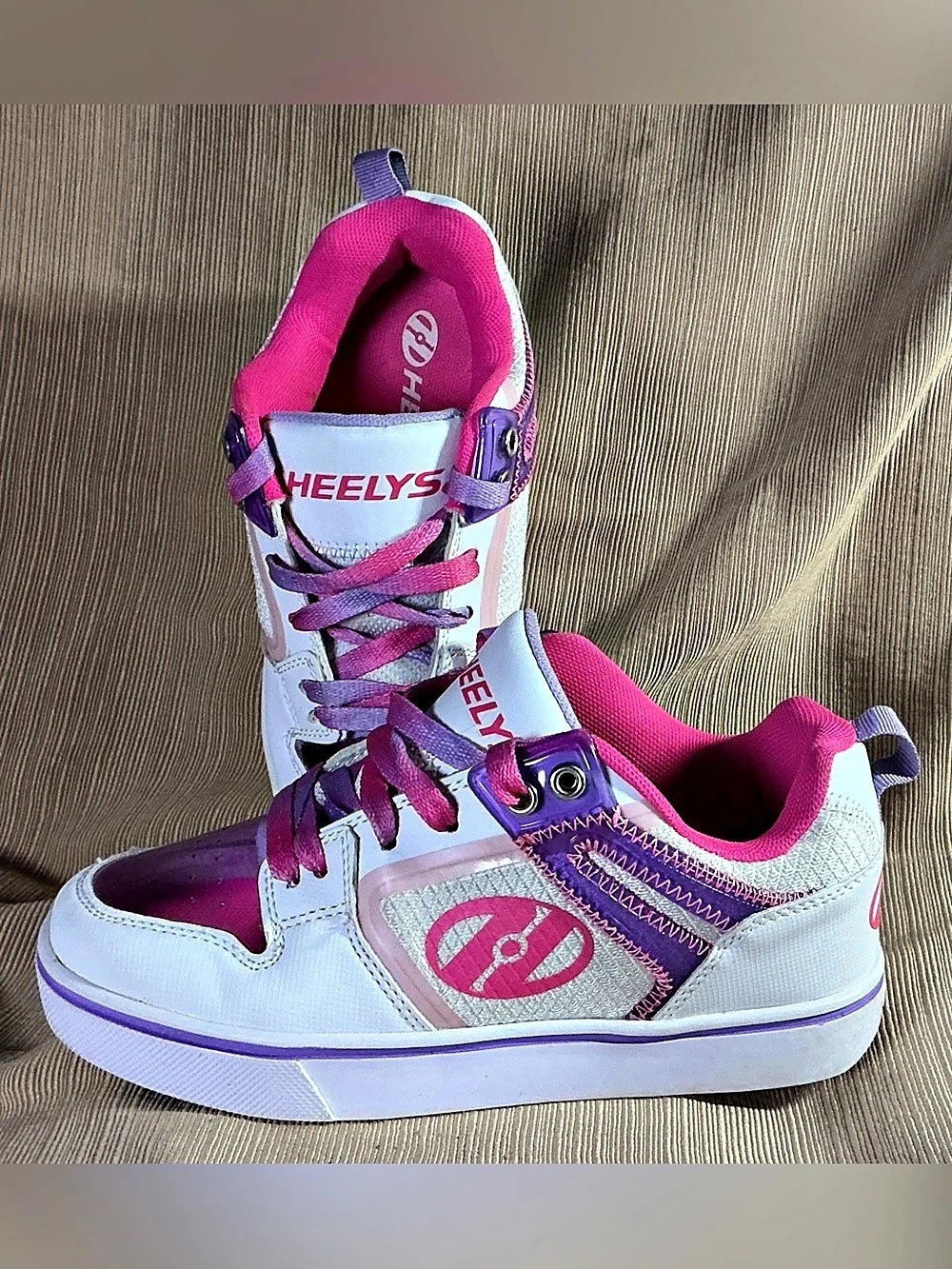 Heelys Kids Wheeled Sneakers in White & Pink